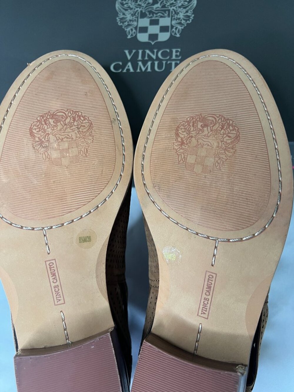 Vince Camuto Pranika Womens Brown Perforated Suede Ankle Booties Sz 8.5 - Picture 10 of 16